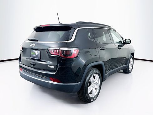 Used 2022 Jeep Compass Latitude FWD image 9
