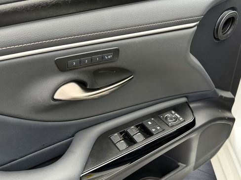 Certified 2025 Lexus ES 300h w/ Technology Package FWD image 14