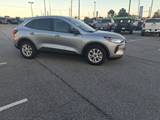 Certified 2023 Ford Escape Active w/ Tech Pack #1 FWD image 2