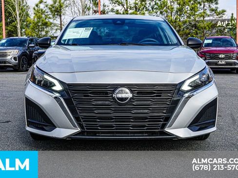 Used 2024 Nissan Altima 2.5 SV FWD image 10