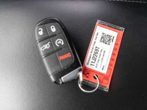 Used 2019 Jeep Grand Cherokee Altitude AWD/4WD image 31