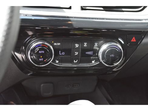 Used 2025 Chevrolet Trax RS w/ Driver Confidence Package image 25