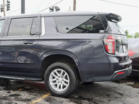 Used 2023 Chevrolet Suburban LT AWD/4WD image 12