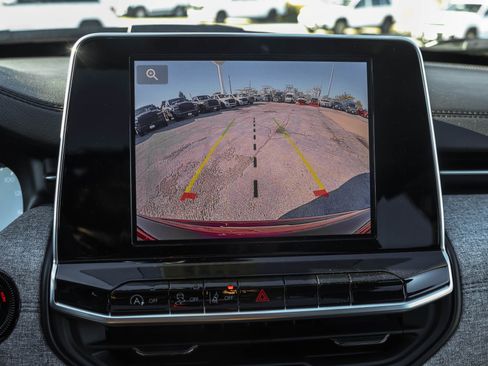 New 2025 Jeep Compass Latitude w/ Sun & Sound Group image 19