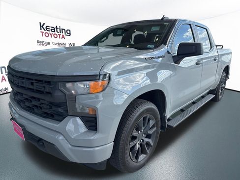 Used 2024 Chevrolet Silverado 1500 Custom image 3