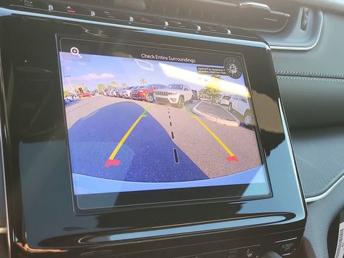 New 2025 Jeep Grand Cherokee Altitude image 24