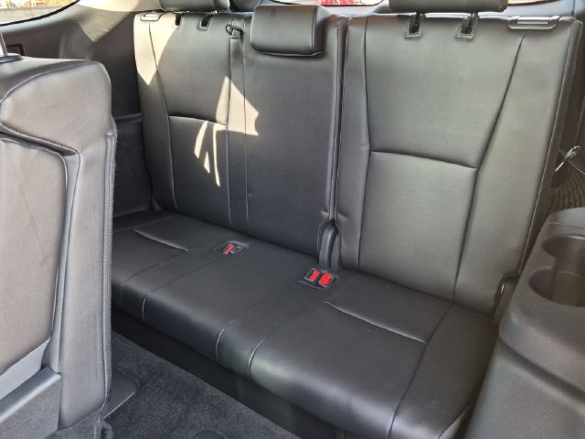 Used 2024 Toyota Highlander XLE AWD/4WD image 25