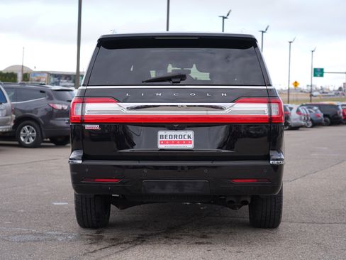 Used 2019 Lincoln Navigator Reserve image 4