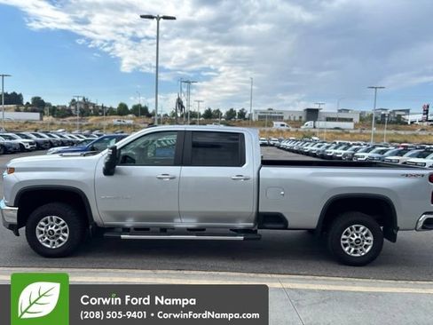 Used 2021 Chevrolet Silverado 2500 LT w/ Fleet Comfort Package AWD/4WD image 2