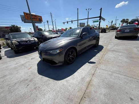 Used 2017 Alfa Romeo Giulia Ti w/ TI 19" Sport Package AWD/4WD image 8