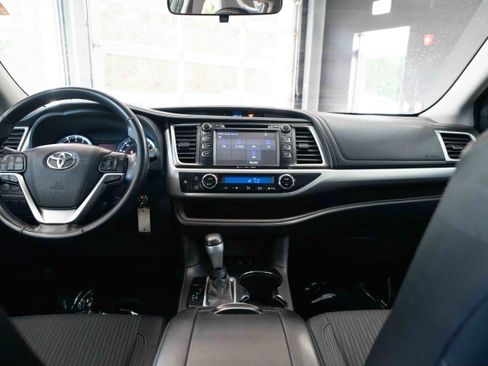 Used 2016 Toyota Highlander Plus AWD/4WD image 20