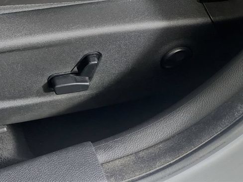 Used 2020 Chrysler 300 Limited RWD image 13