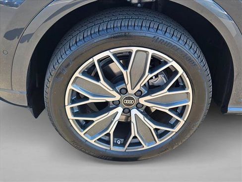 Used 2025 Audi Q5 Premium Plus w/ Premium Plus AWD/4WD image 24