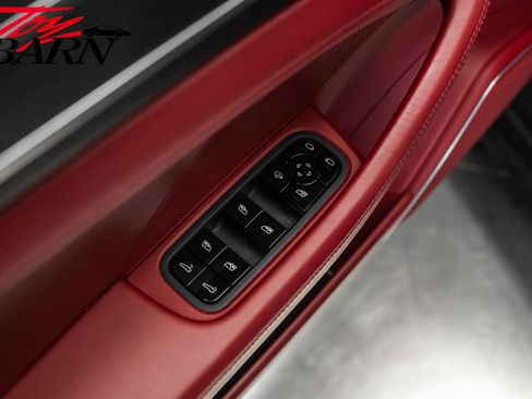 Used 2019 Porsche Panamera GTS image 18