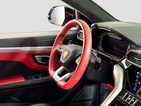 Used 2020 Lamborghini Urus image 34