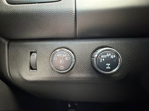 Used 2021 Chevrolet Colorado LT w/ LT Convenience Package AWD/4WD image 26