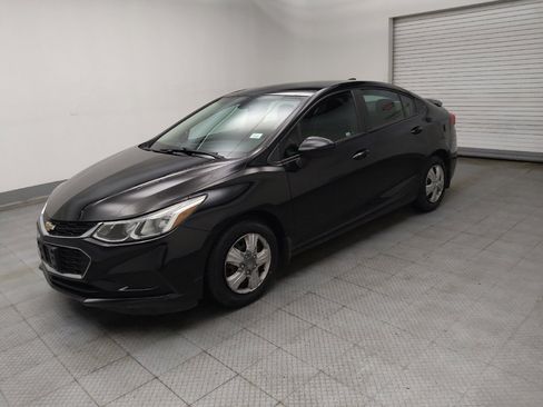 Used 2017 Chevrolet Cruze LS image 2