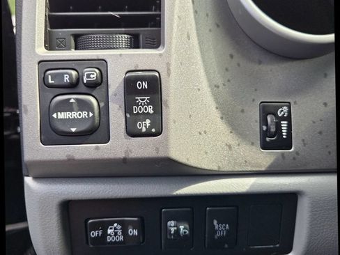 Used 2012 Toyota Tundra Limited w/ Memory Pkg AWD/4WD image 18