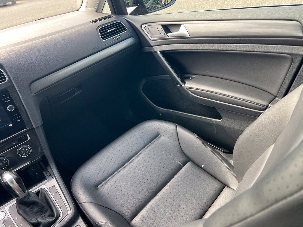 Used 2018 Volkswagen Golf SE FWD image 13