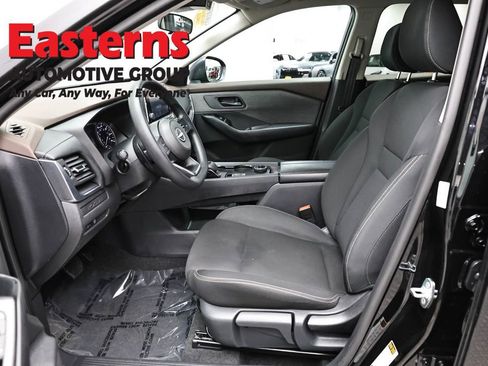 Used 2023 Nissan Rogue S AWD/4WD image 14