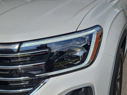 Certified 2026 Volkswagen Atlas SEL AWD/4WD image 10