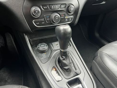 Used 2021 Jeep Cherokee Latitude Lux image 29