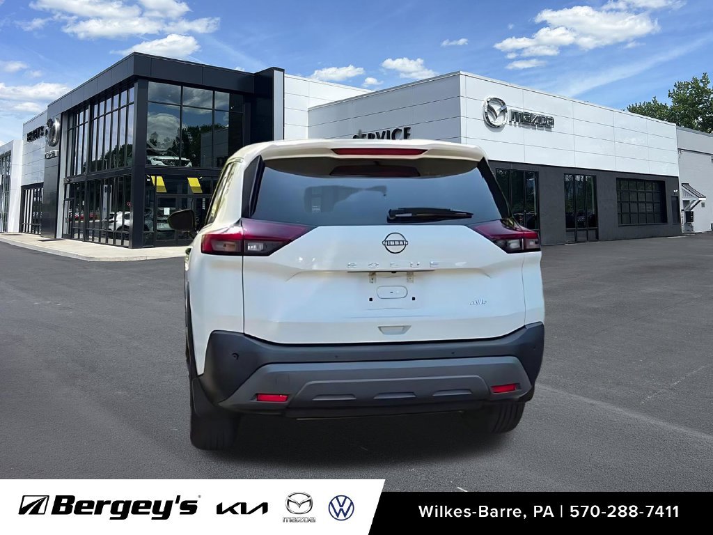 Used 2023 Nissan Rogue S AWD/4WD image 9