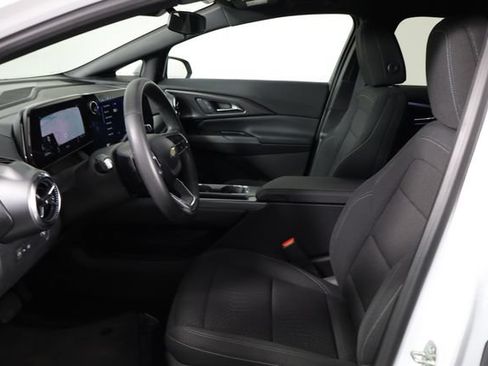 Used 2025 Chevrolet Equinox EV LT FWD image 14