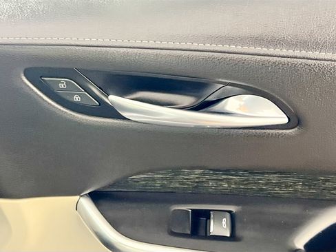 Used 2020 Cadillac XT4 Premium Luxury w/ Enhanced Visibility Package image 32