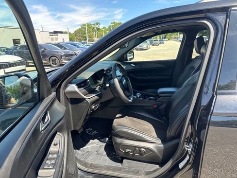Used 2023 Jeep Grand Cherokee Altitude AWD/4WD image 14