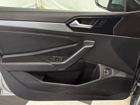 Used 2024 Volkswagen Jetta SE image 13