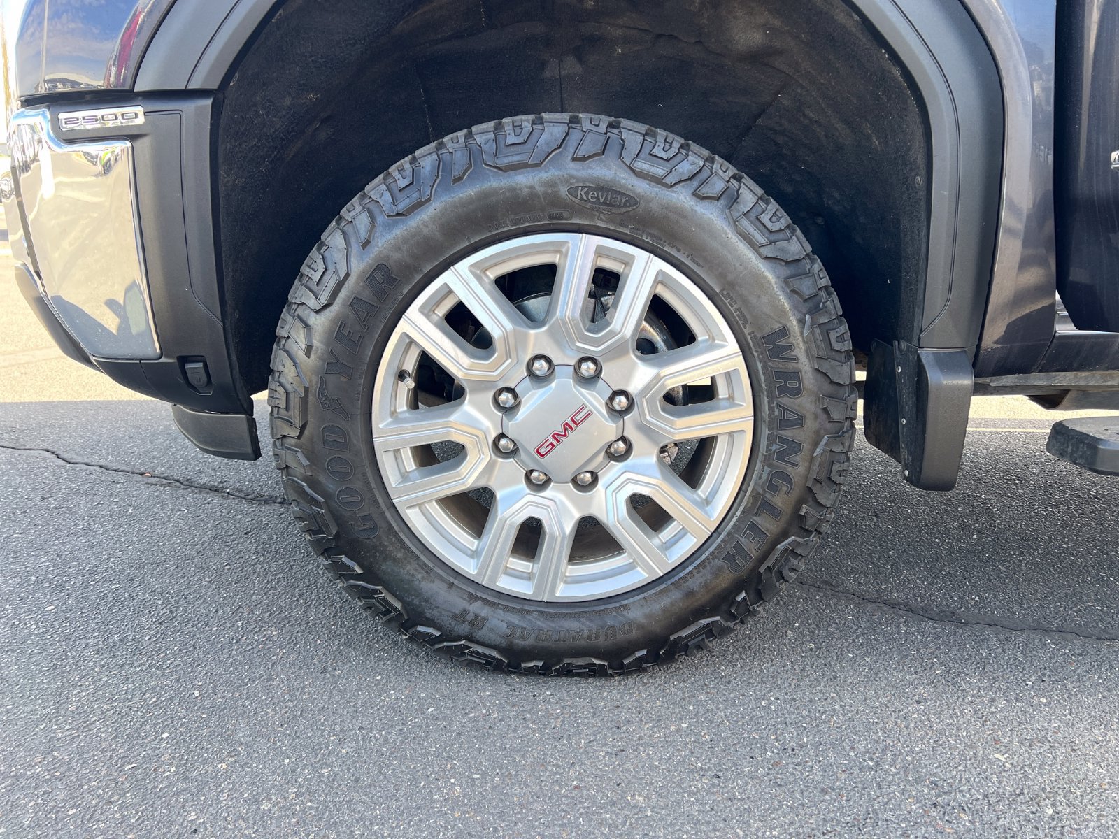 Used 2024 GMC Sierra 2500 SLT AWD/4WD image 30
