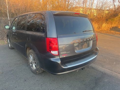 Used 2016 Dodge Grand Caravan SE image 5