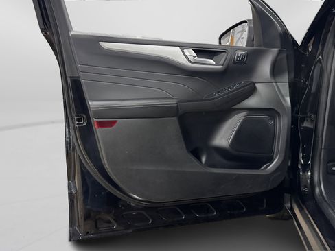 Used 2025 Ford Escape Platinum image 16