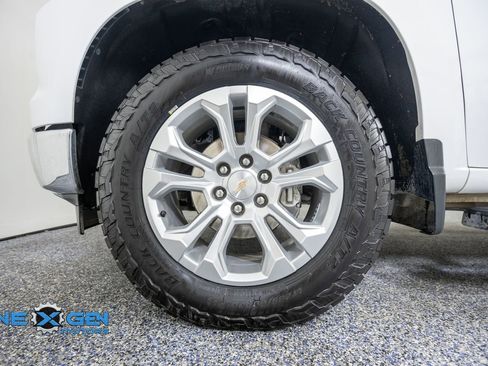 Used 2024 Chevrolet Silverado 1500 LTZ w/ LTZ Convenience Package II AWD/4WD image 49