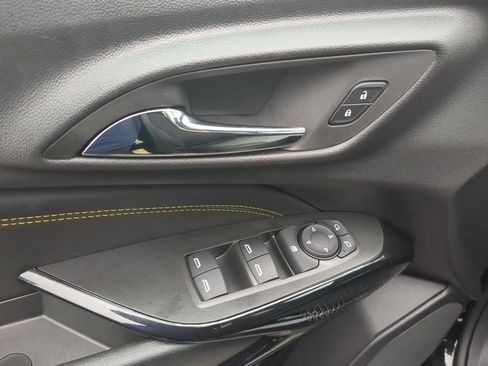 Used 2025 Chevrolet Trax LT w/ Driver Confidence Package image 21