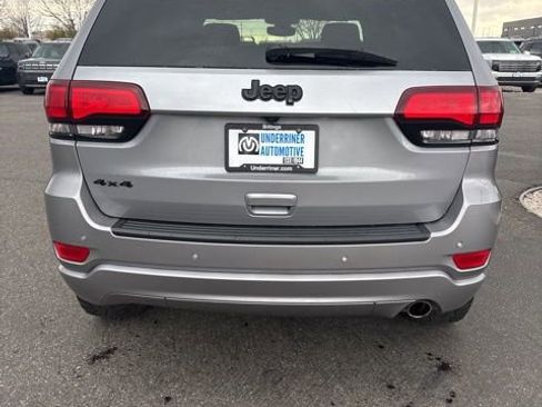 Used 2019 Jeep Grand Cherokee Altitude image 4