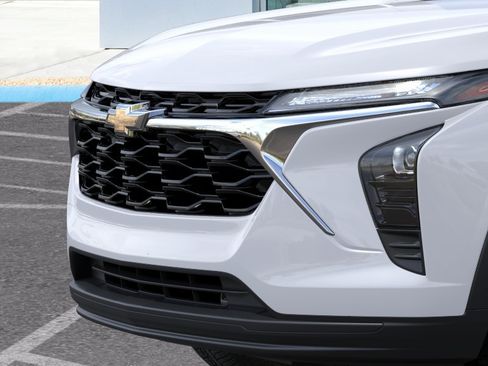 New 2026 Chevrolet Trax LS w/ LS Convenience Package FWD image 13