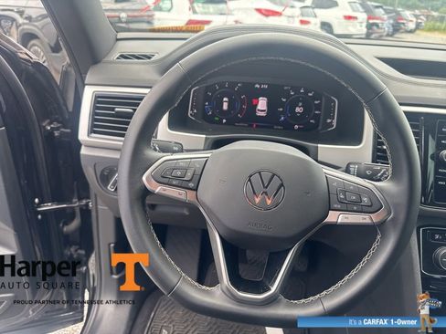 Used 2023 Volkswagen Atlas Cross Sport SE w/ Panoramic Sunroof Package FWD image 16