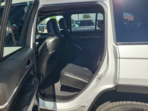 Used 2024 Jeep Grand Cherokee Limited 4xe AWD/4WD image 12