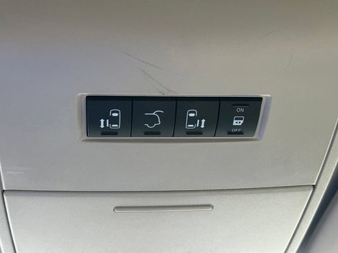 Used 2015 Dodge Grand Caravan SXT FWD image 26