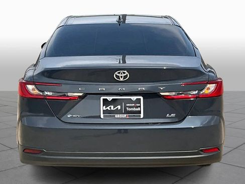 Used 2025 Toyota Camry LE image 5