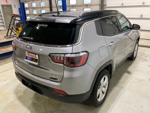 Used 2019 Jeep Compass Latitude AWD/4WD image 11