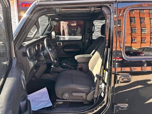 Used 2022 Jeep Gladiator Sport AWD/4WD image 11