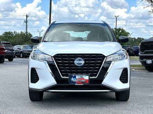 Used 2022 Nissan Kicks S FWD image 10
