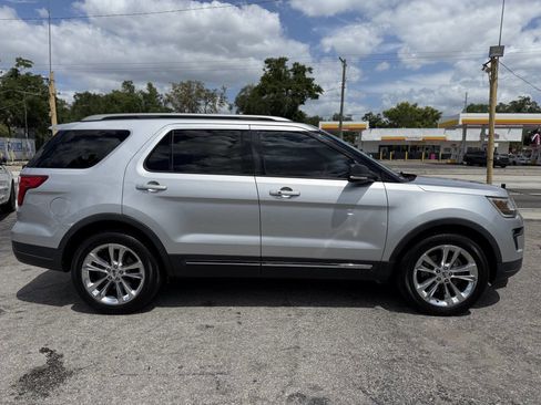 Used 2019 Ford Explorer XLT w/ Equipment Group 202A image 8