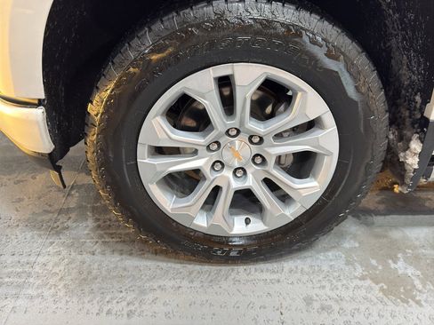 Certified 2022 Chevrolet Silverado 1500 High Country w/ Technology Package image 9