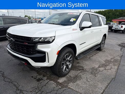 Used 2023 Chevrolet Suburban Z71 w/ Luxury Package AWD/4WD image 3