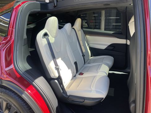 Used 2024 Tesla Model X AWD/4WD image 10