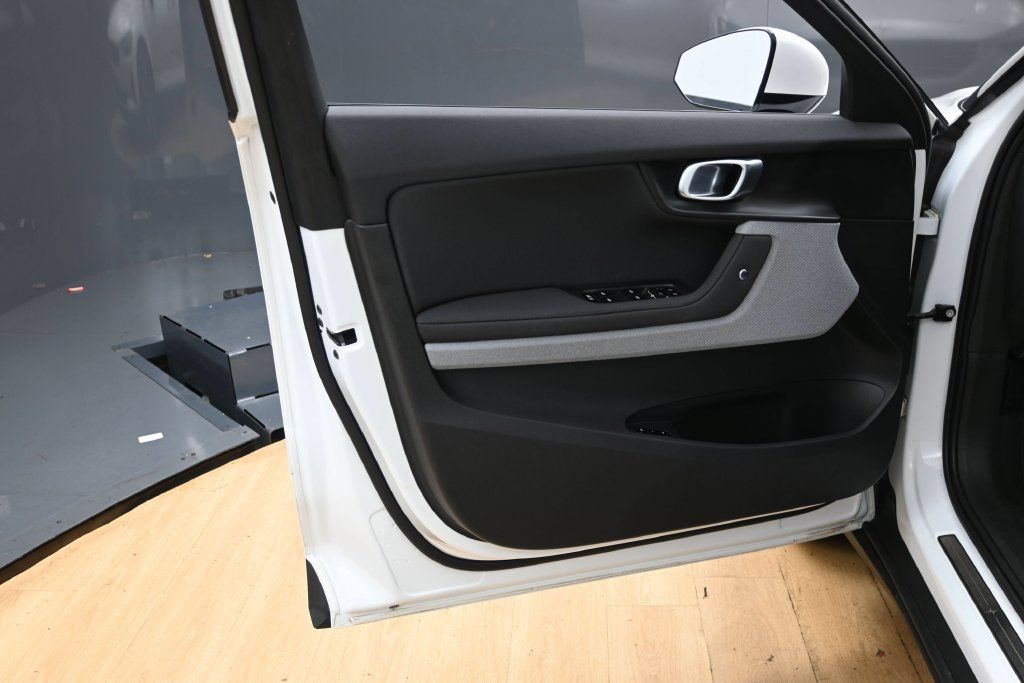 Used 2023 Polestar Polestar 2 AWD/4WD image 15